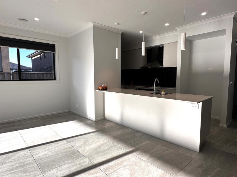 4 Verdant Drive, Clyde North VIC 3978