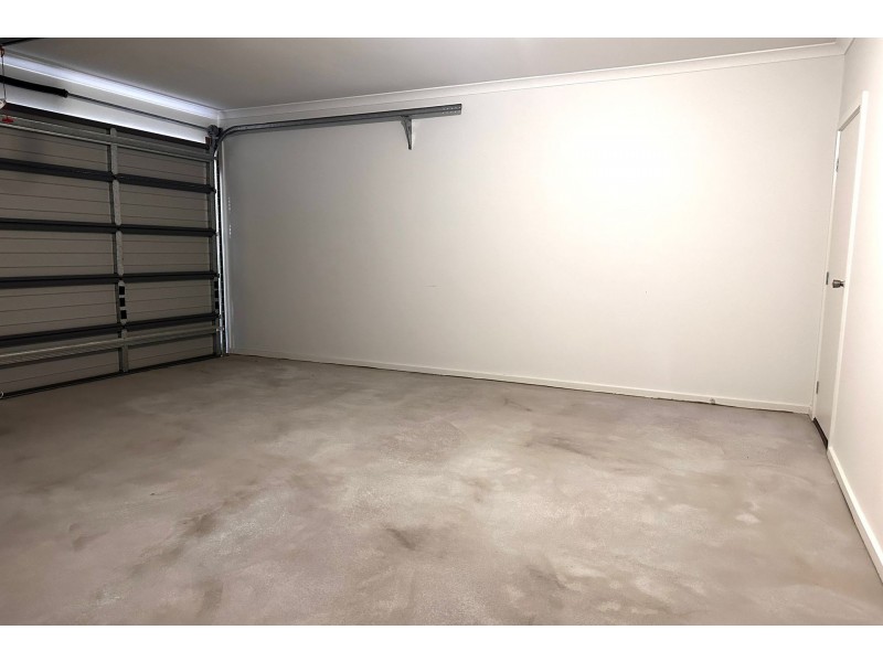 4 Verdant Drive, Clyde North VIC 3978