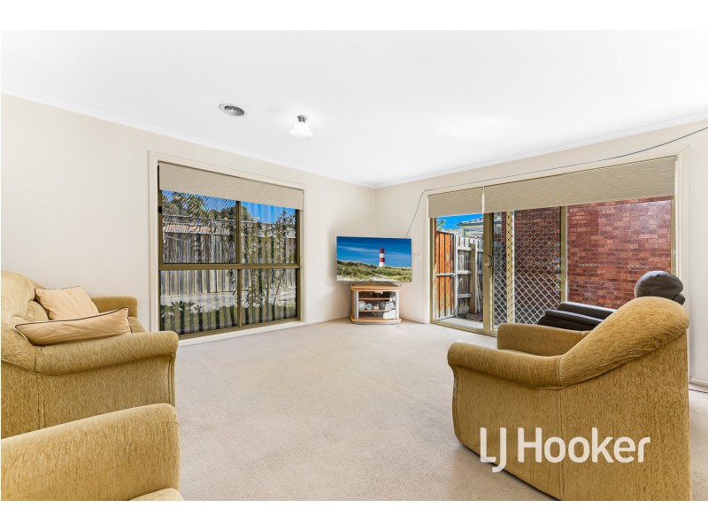 2/151 Cairns Road, Hampton Park VIC 3976