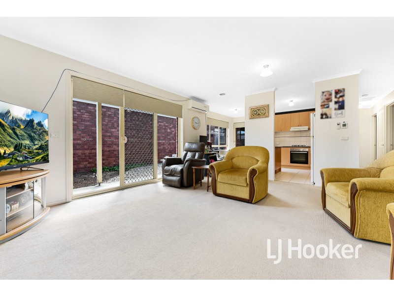 2/151 Cairns Road, Hampton Park VIC 3976