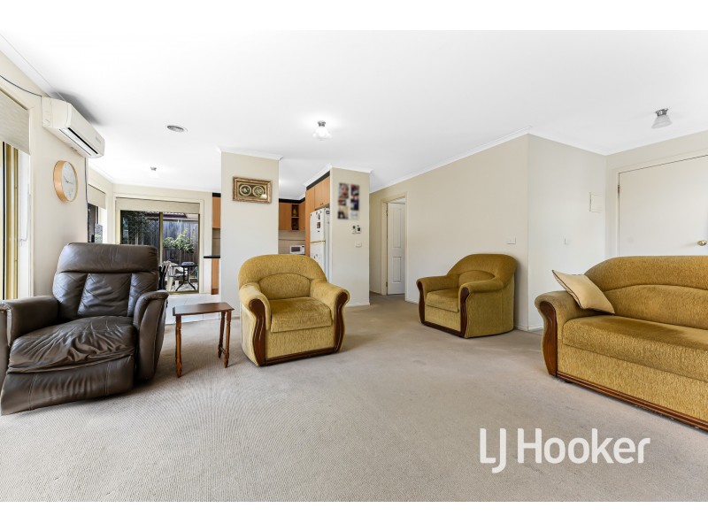 2/151 Cairns Road, Hampton Park VIC 3976
