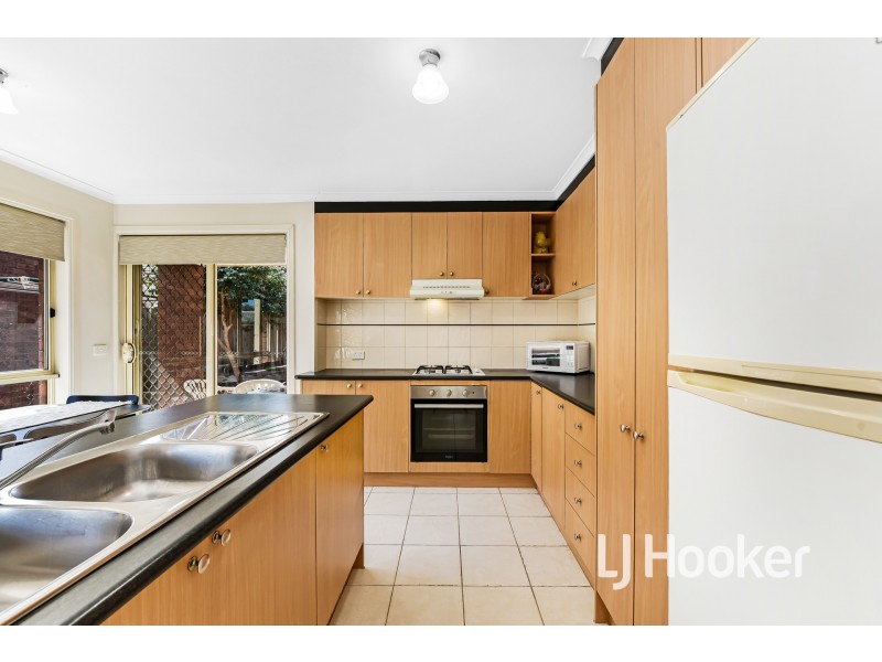 2/151 Cairns Road, Hampton Park VIC 3976