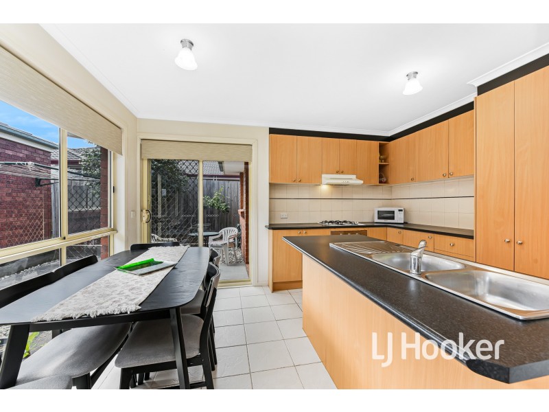 2/151 Cairns Road, Hampton Park VIC 3976