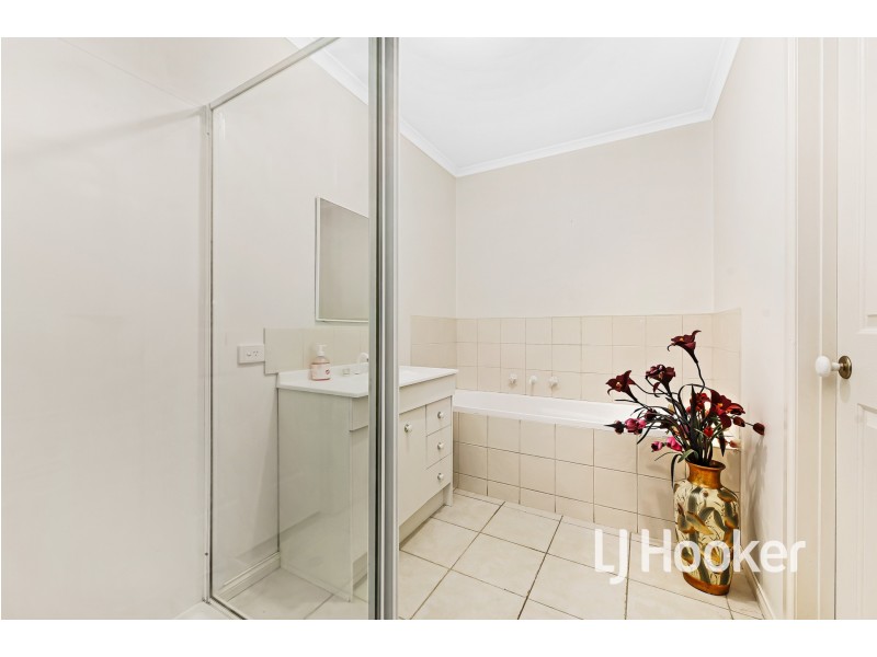 2/151 Cairns Road, Hampton Park VIC 3976