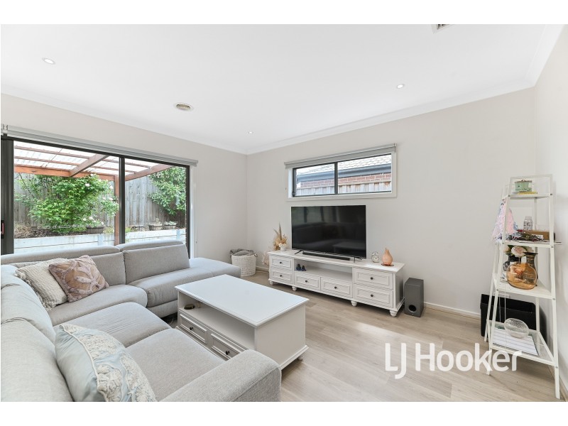 16 Kate Avenue, Hampton Park VIC 3976