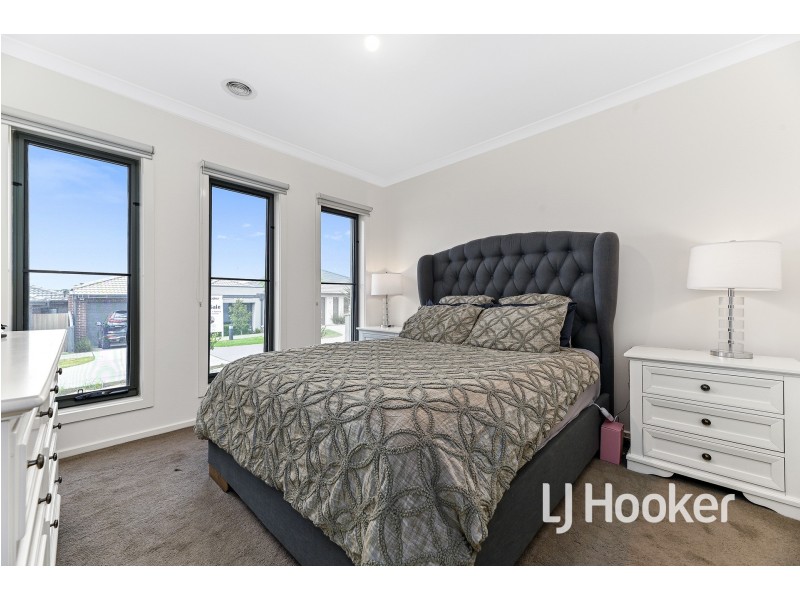 16 Kate Avenue, Hampton Park VIC 3976