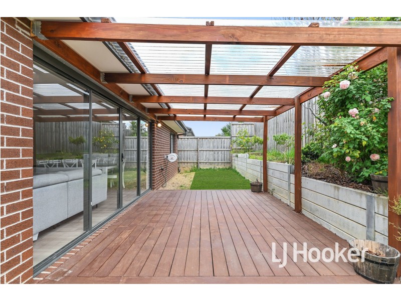 16 Kate Avenue, Hampton Park VIC 3976