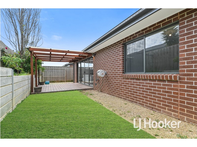 16 Kate Avenue, Hampton Park VIC 3976