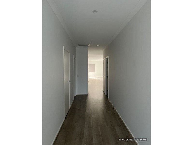 57 Pitfield Avenue, Cranbourne East VIC 3977