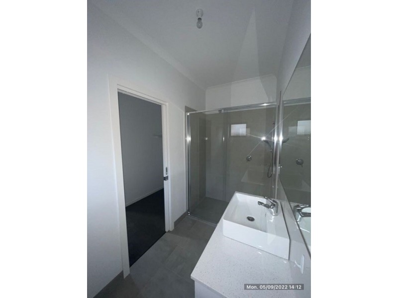 57 Pitfield Avenue, Cranbourne East VIC 3977