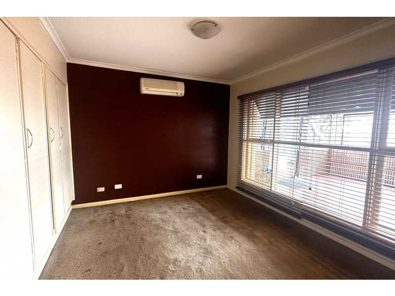 42 Pound Road, Hampton Park VIC 3976