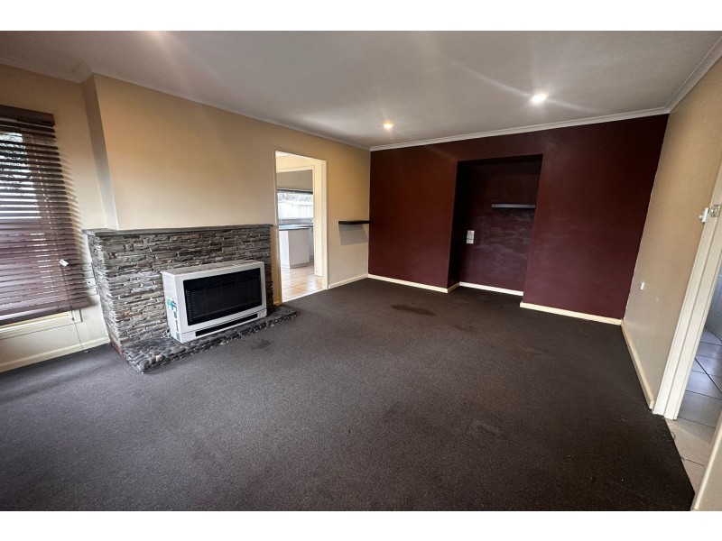 42 Pound Road, Hampton Park VIC 3976