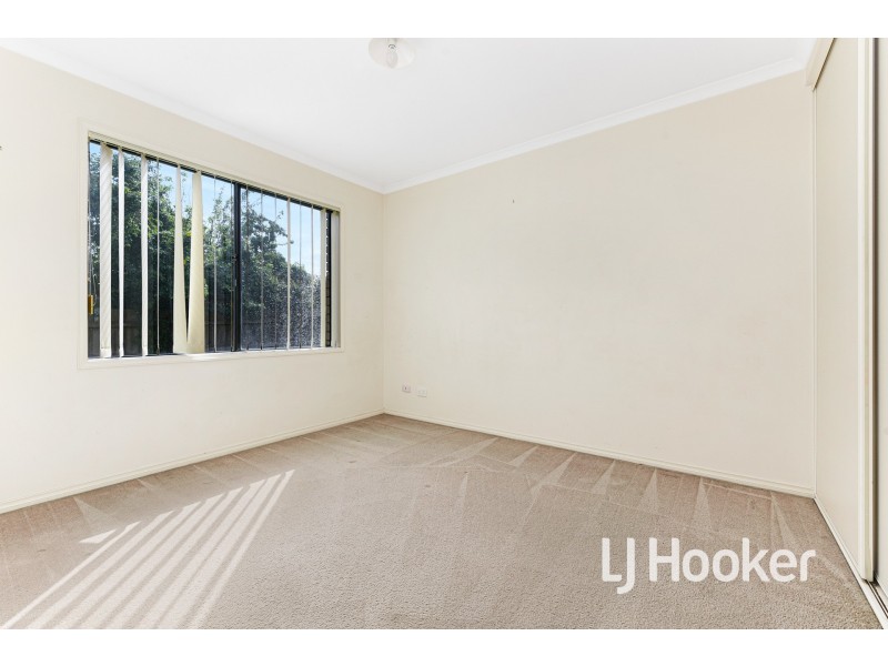 8 Farnborough Way, Berwick VIC 3806
