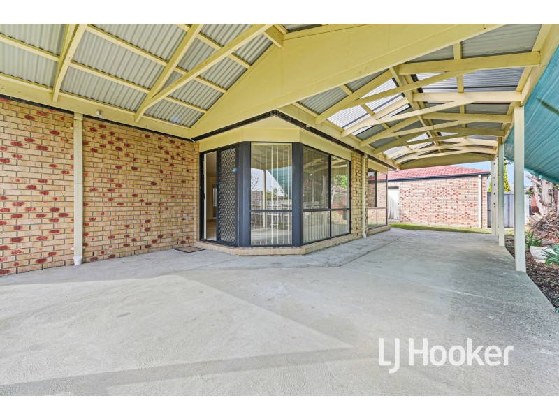 8 Farnborough Way, Berwick VIC 3806