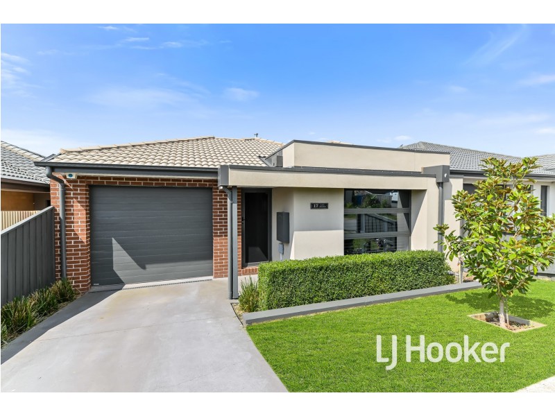 17 Kate Avenue, Hampton Park VIC 3976