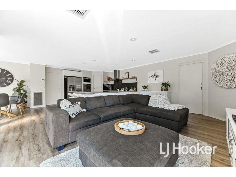 8 Somerset Court, Narre Warren South VIC 3805