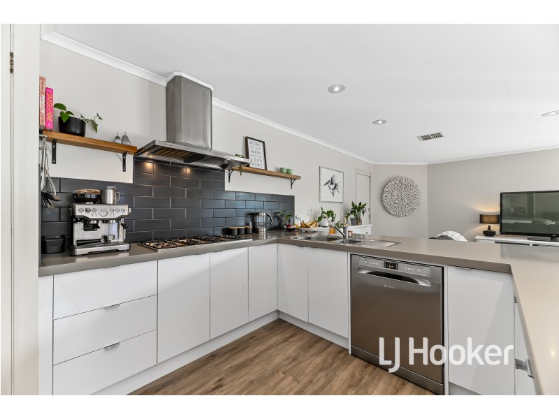 8 Somerset Court, Narre Warren South VIC 3805