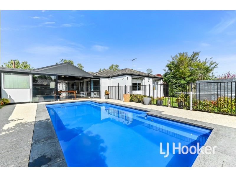 8 Somerset Court, Narre Warren South VIC 3805