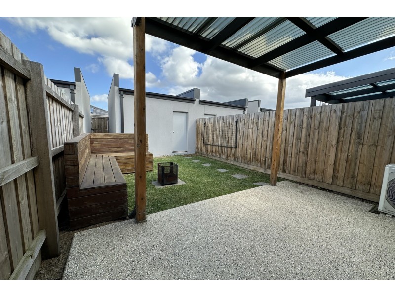 24 Plymouth Boulevard, Clyde North VIC 3978