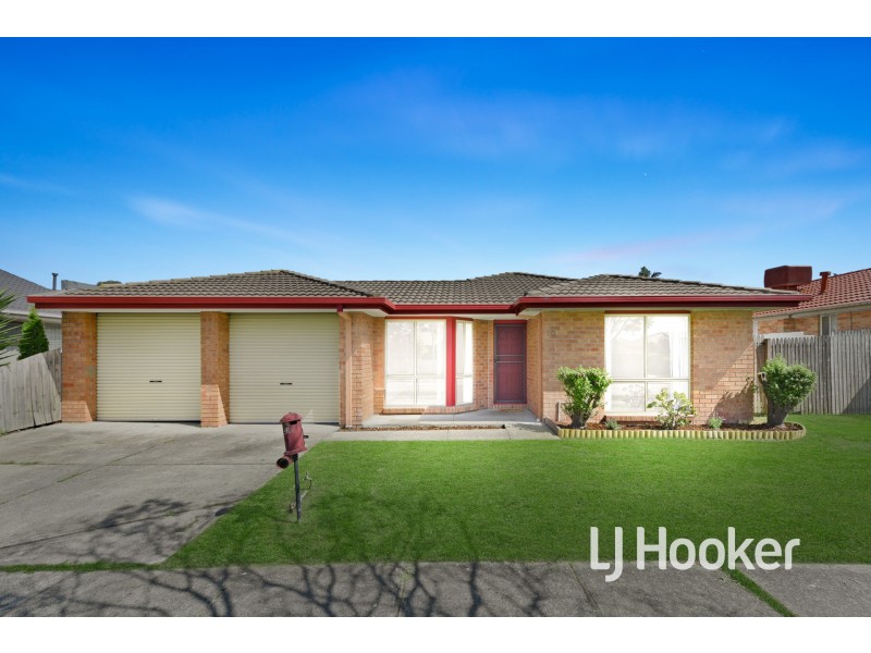 16 The Parkway, Hampton Park VIC 3976