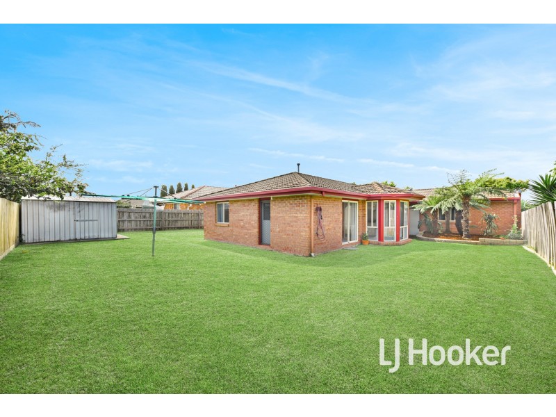 16 The Parkway, Hampton Park VIC 3976