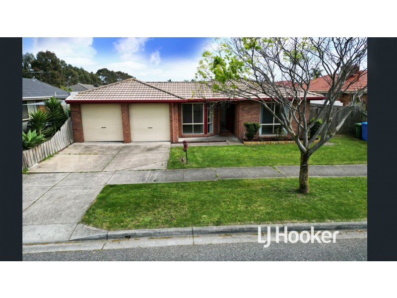 16 The Parkway, Hampton Park VIC 3976