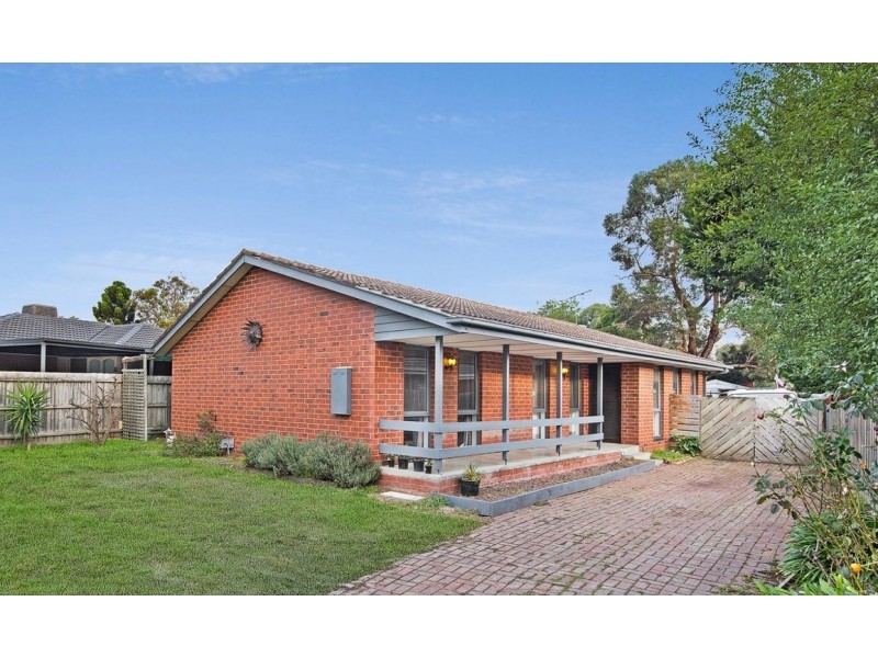 16 Upton Crescent, Narre Warren VIC 3805