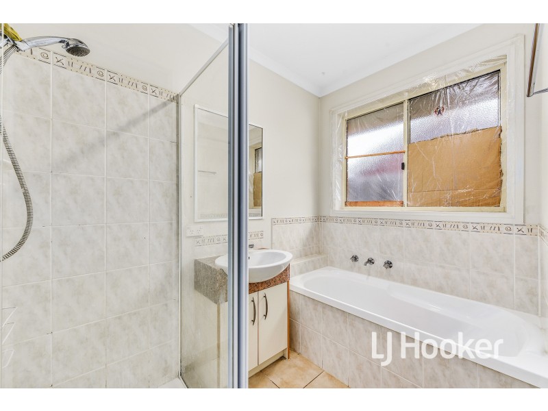 4/17 Linmac Drive, Hampton Park VIC 3976