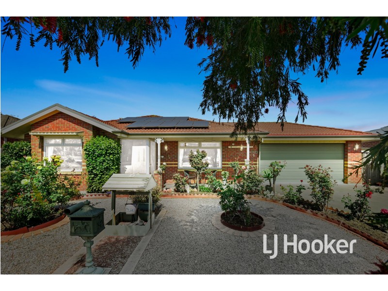 6 Berwick-Cranbourne Road, Cranbourne East VIC 3977
