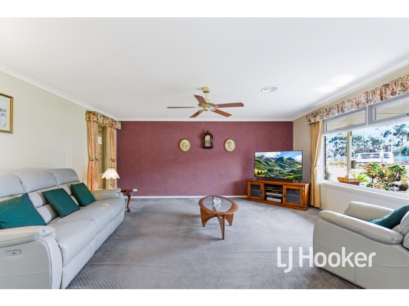6 Berwick-Cranbourne Road, Cranbourne East VIC 3977