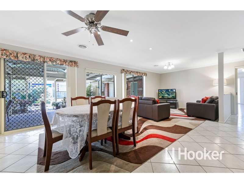 6 Berwick-Cranbourne Road, Cranbourne East VIC 3977
