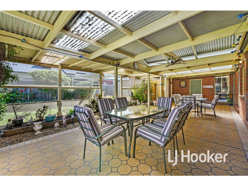 6 Berwick-Cranbourne Road, Cranbourne East VIC 3977