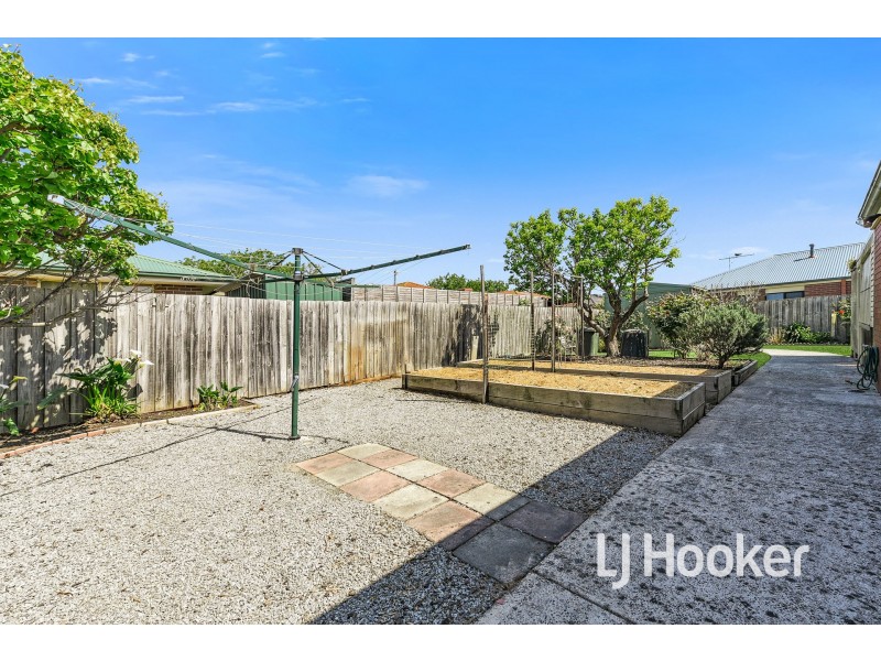 6 Berwick-Cranbourne Road, Cranbourne East VIC 3977