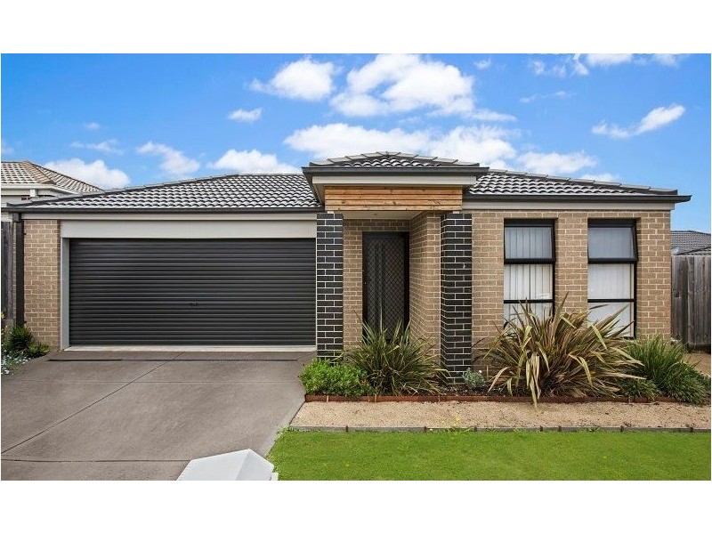 4 Alapont Close, Pakenham VIC 3810