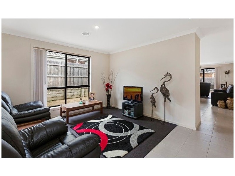 4 Alapont Close, Pakenham VIC 3810