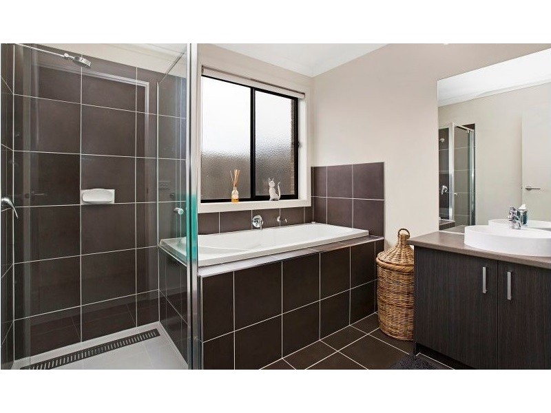 4 Alapont Close, Pakenham VIC 3810