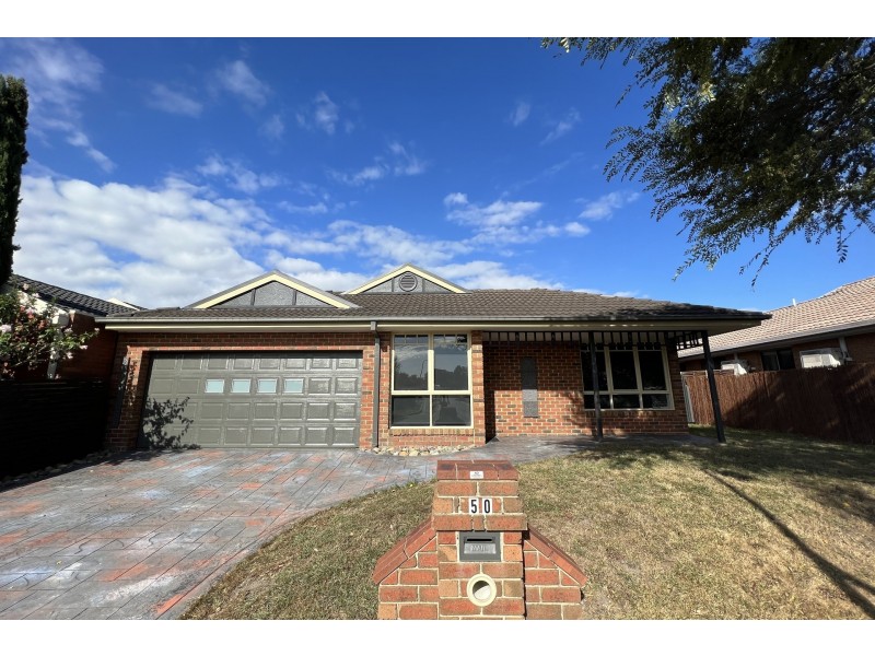 50 Lawless Drive, Cranbourne North VIC 3977