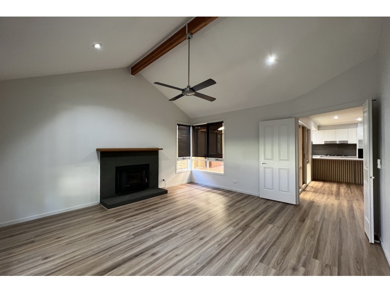 50 Lawless Drive, Cranbourne North VIC 3977