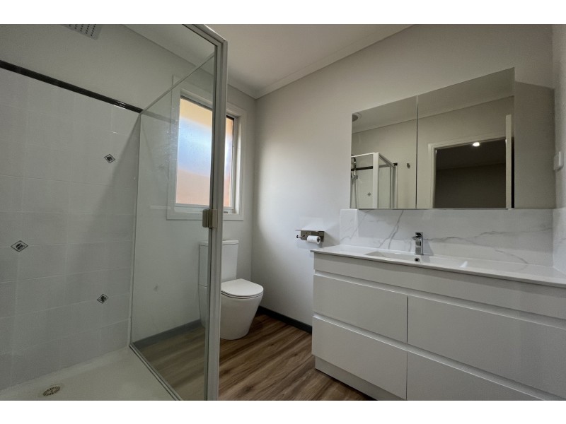 50 Lawless Drive, Cranbourne North VIC 3977