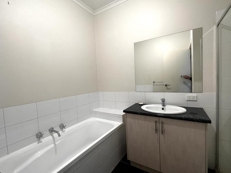 4 Bethune Drive, Hampton Park VIC 3976