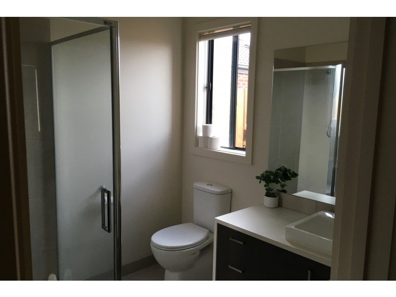 29 Fiorelli Boulevard, Cranbourne East VIC 3977