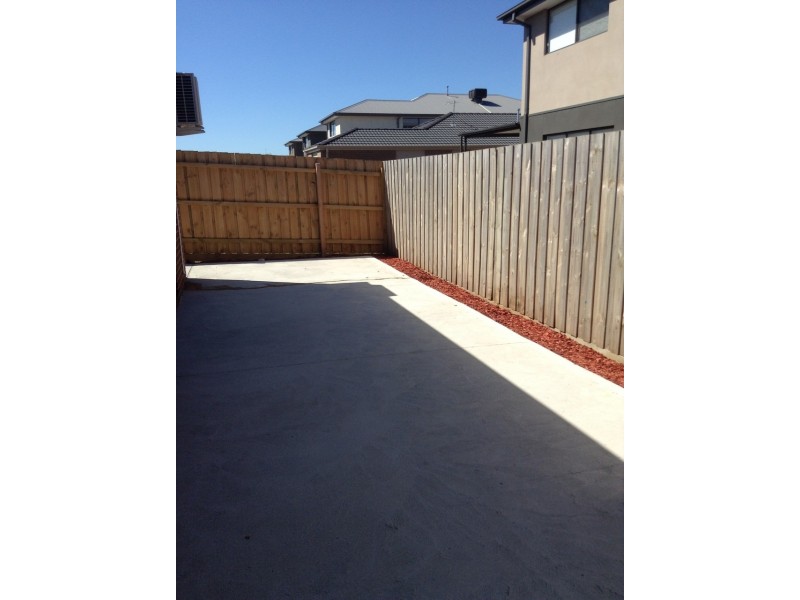 29 Fiorelli Boulevard, Cranbourne East VIC 3977