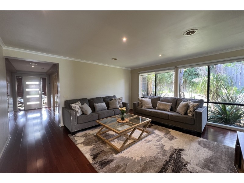 30 Olive Road, Lynbrook VIC 3975
