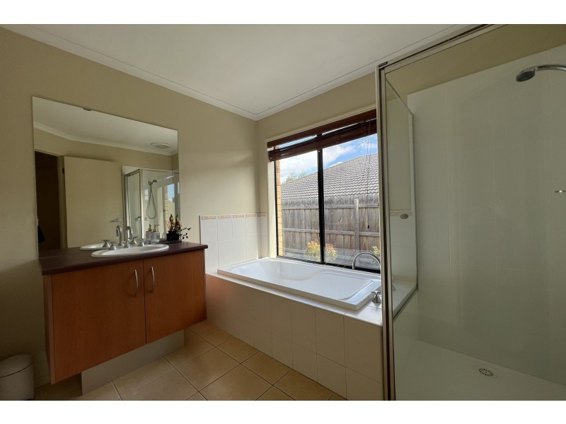 30 Olive Road, Lynbrook VIC 3975