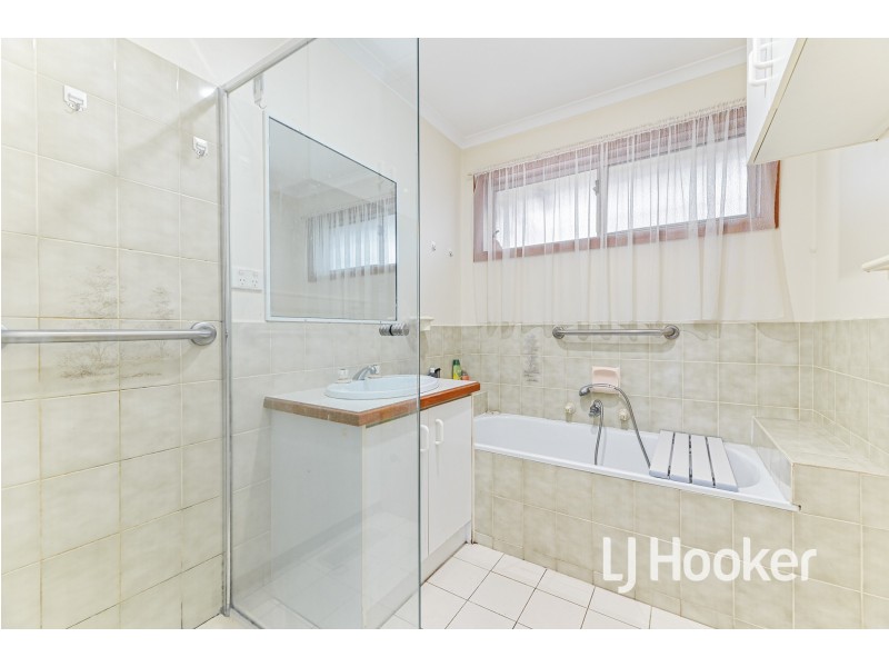 1/79 Oaktree Drive, Hampton Park VIC 3976