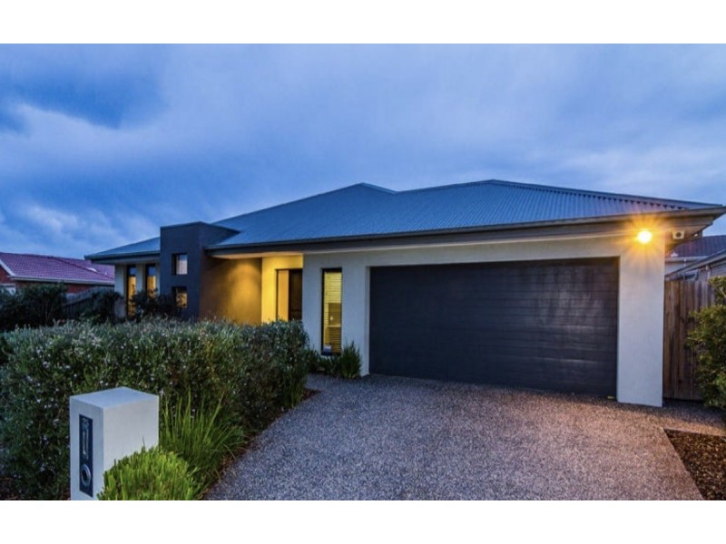 25 Henning Avenue, Lynbrook VIC 3975
