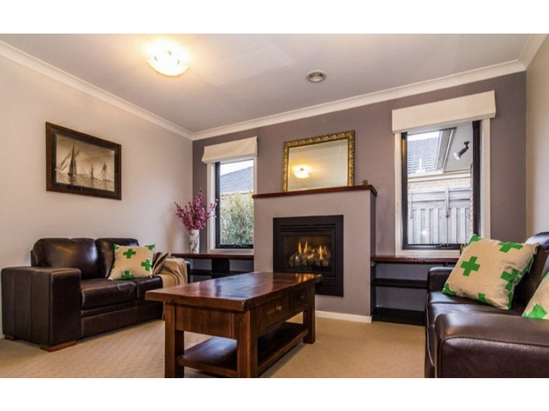 25 Henning Avenue, Lynbrook VIC 3975
