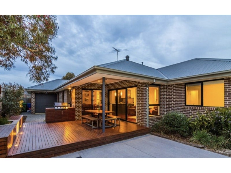 25 Henning Avenue, Lynbrook VIC 3975
