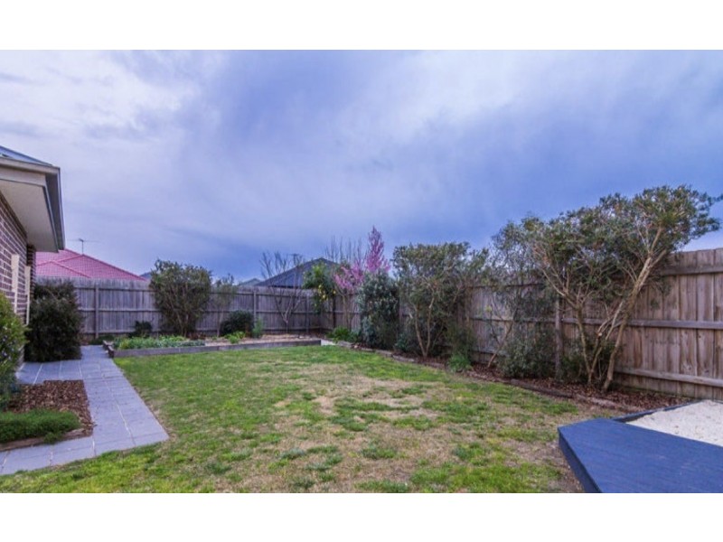 25 Henning Avenue, Lynbrook VIC 3975