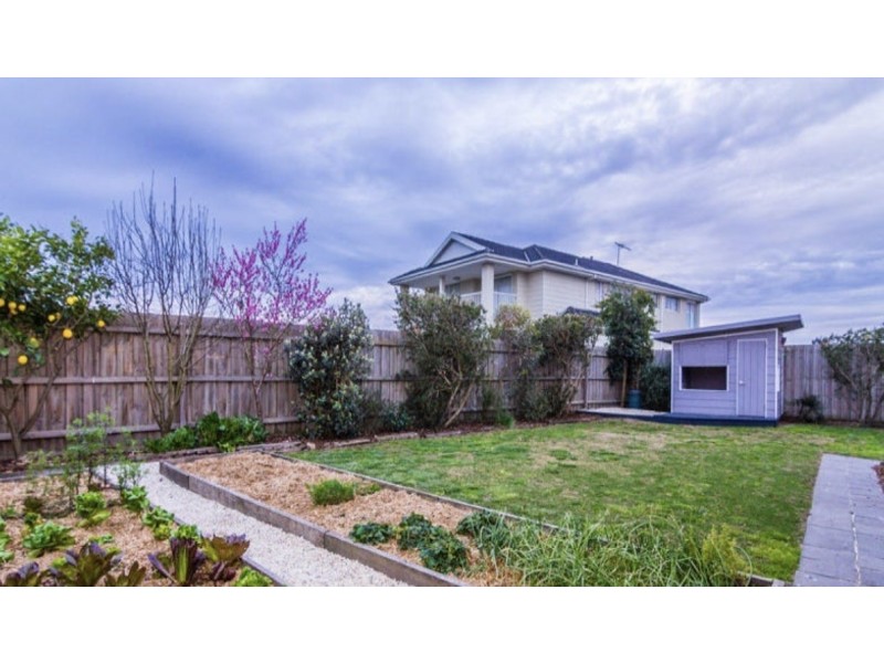 25 Henning Avenue, Lynbrook VIC 3975